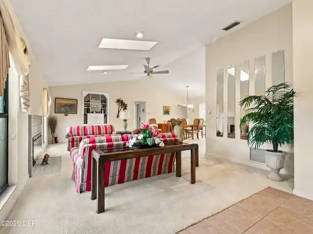 Listing Photo 12
