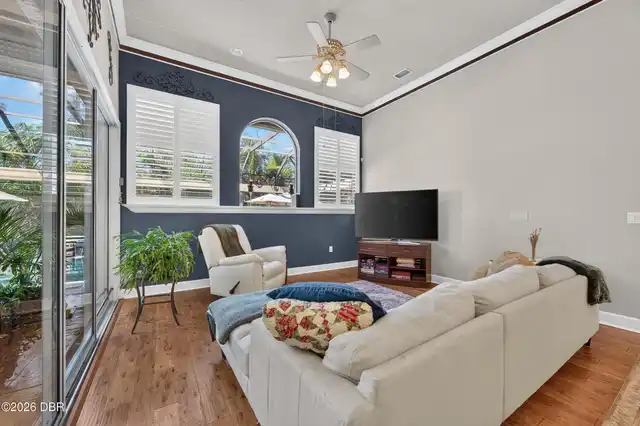 Listing Photo 17