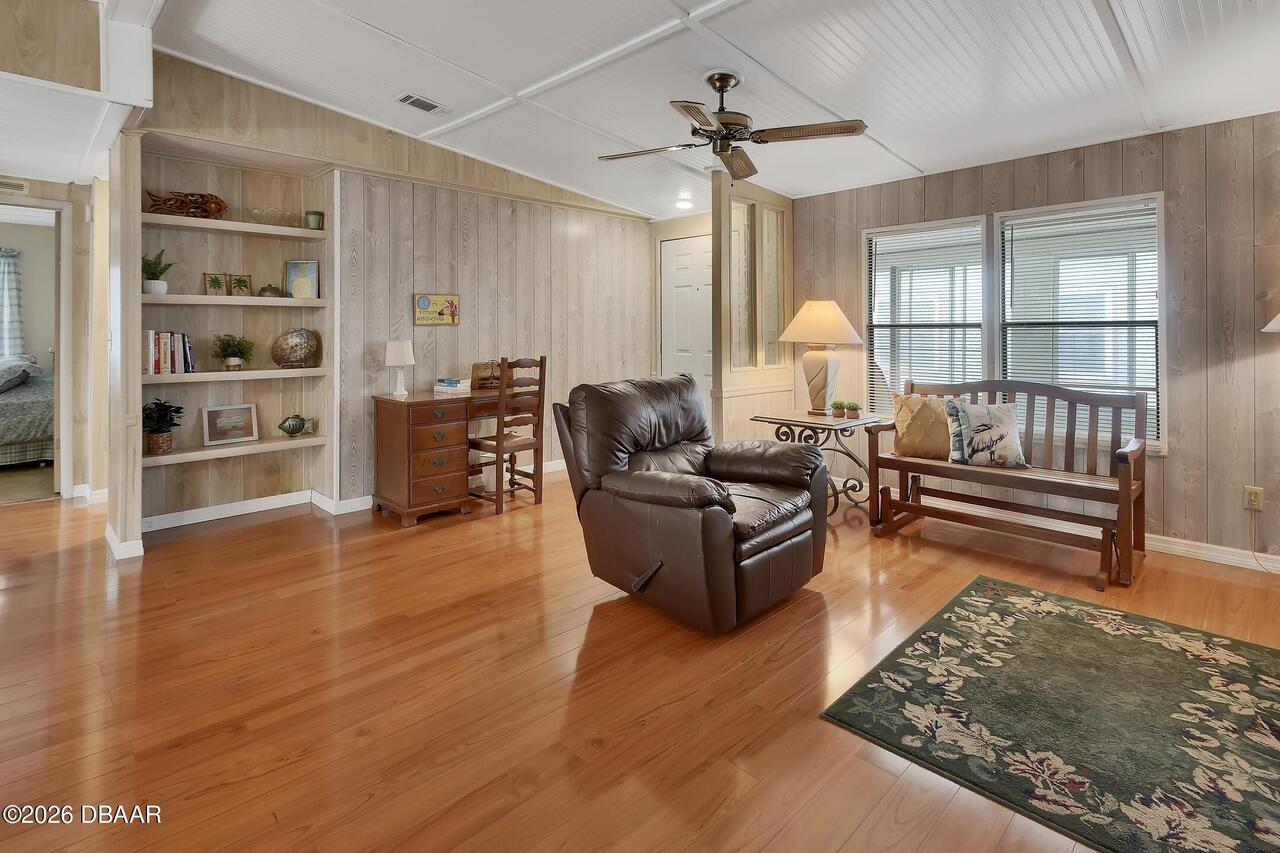 Listing Photo 11