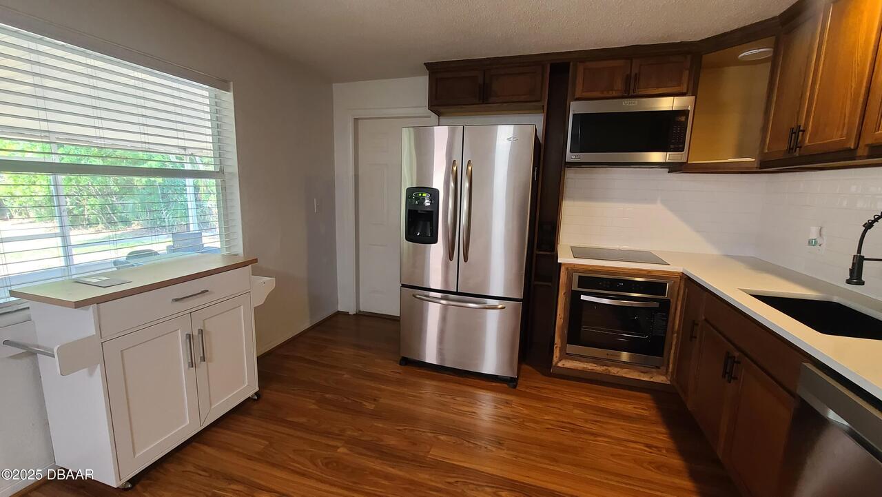 Listing Photo 9