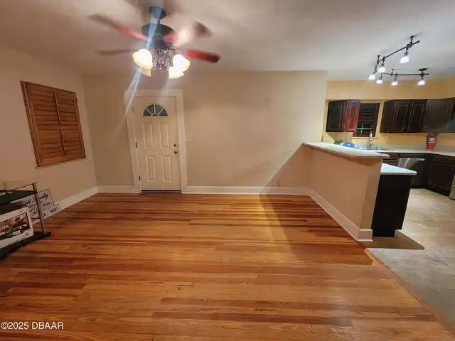 Listing Photo 11