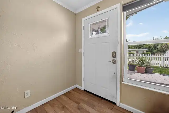 Listing Photo 6