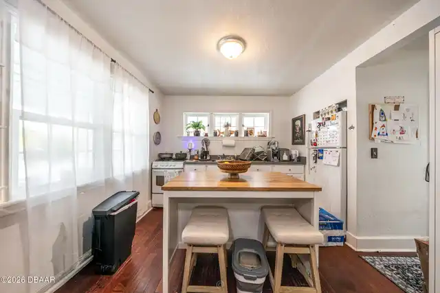 Listing Photo 9
