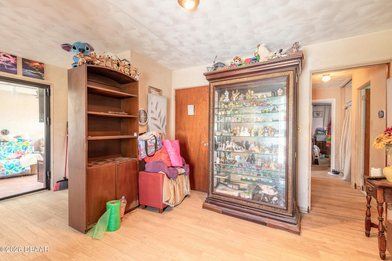 Listing Photo 12