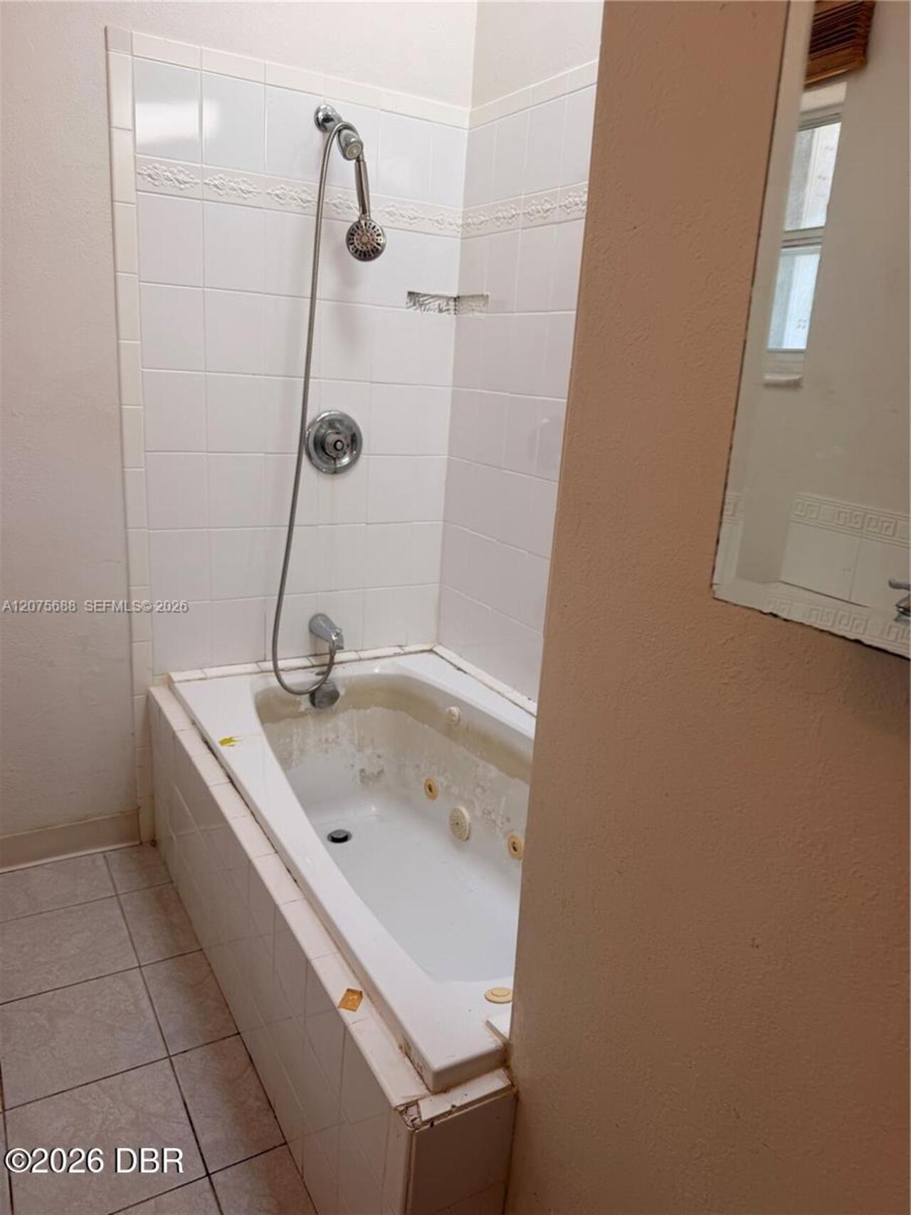 Listing Photo 9