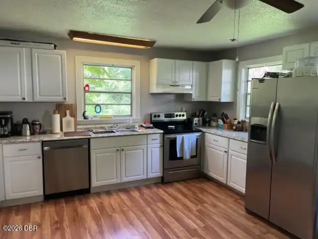 Listing Photo 8