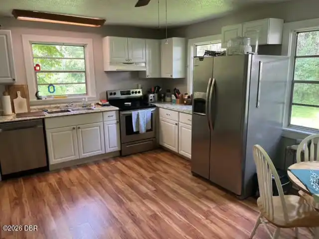 Listing Photo 10