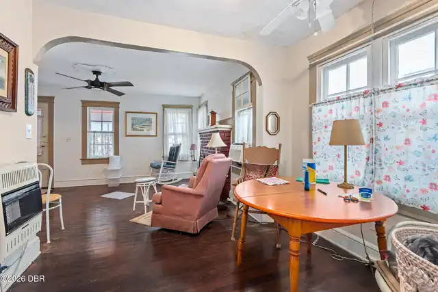 Listing Photo 11