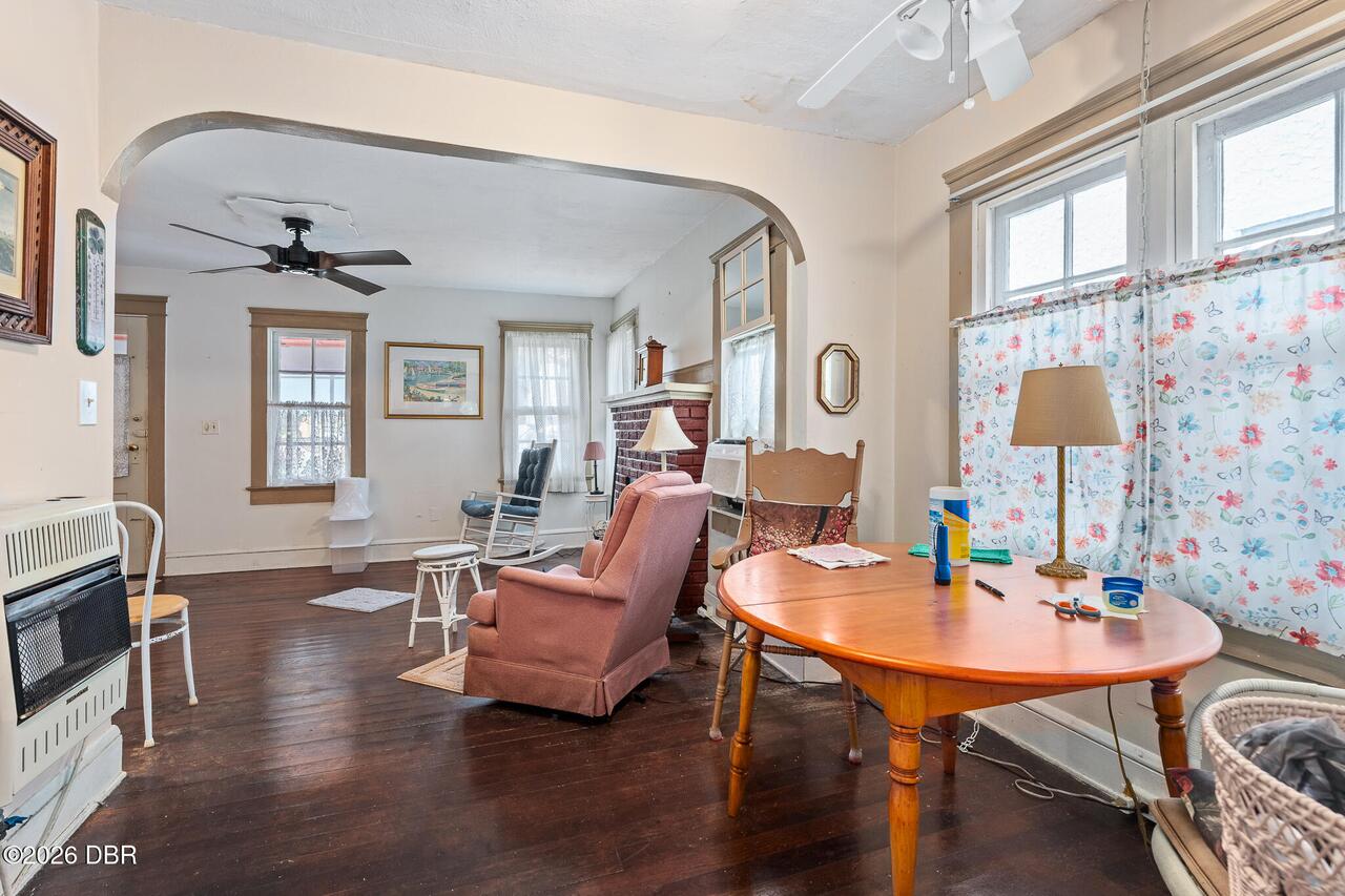 Listing Photo 11
