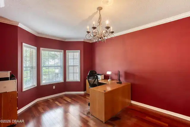 Listing Photo 11