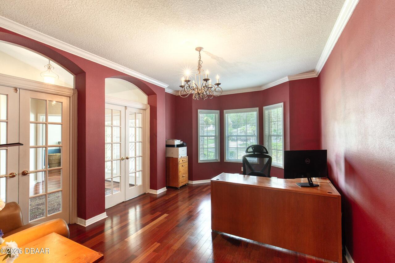 Listing Photo 12
