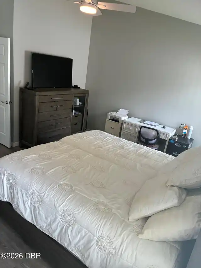 Listing Photo 12