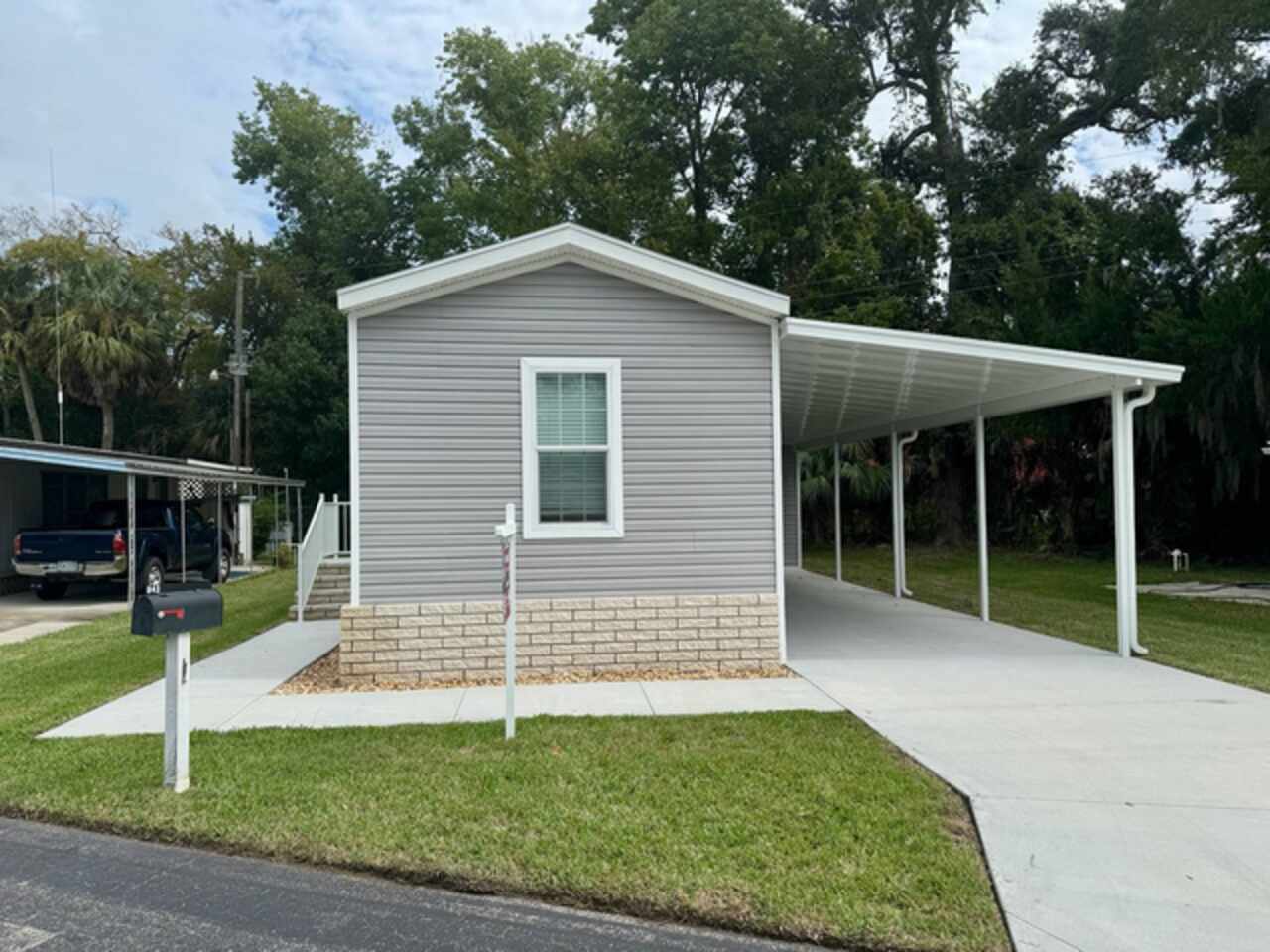 843 East Colonial Circle, Daytona Beach, FL 32117